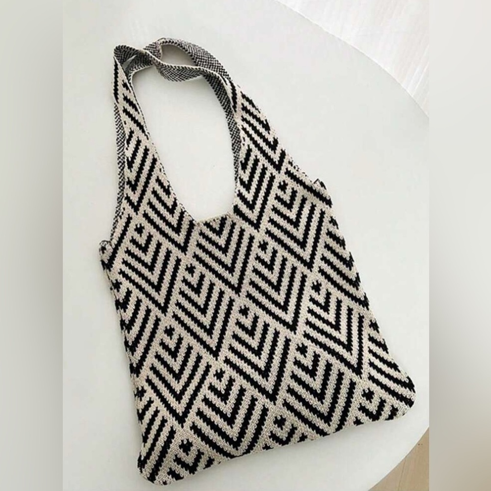 NEW Black and White Geometric Tote Bag - Picture 5 of 6